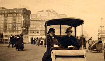 Elizabeth Couler and Grace Spofford in Atlantic City, 1918