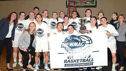 Smith Basketball Takes First NEWMAC Championship