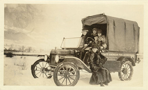 Theodora Dunham and other AFFW volunteers in France, 1916