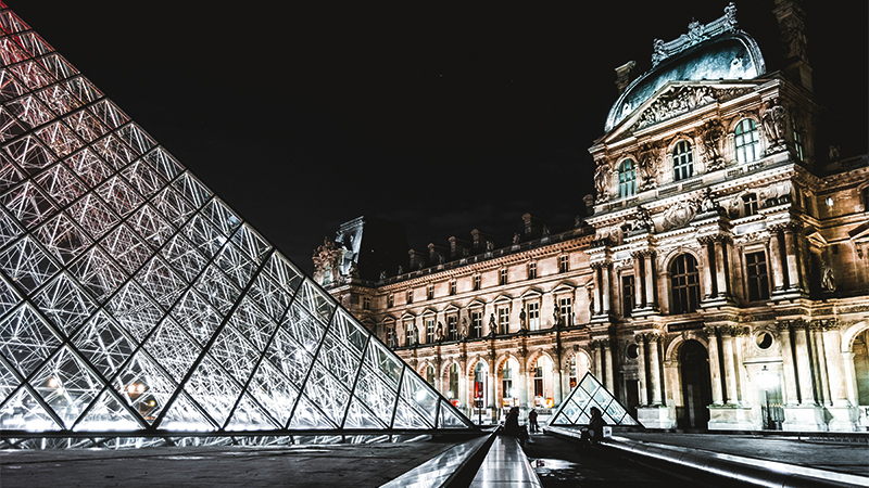 Photo of the Louvre in Paris