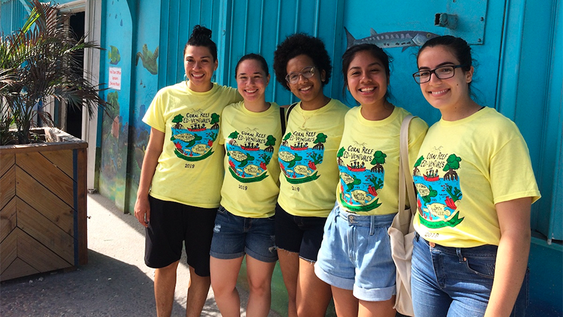 Students in the Coral Reef Ed Ventures program