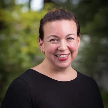 Lynne Zagami headshot