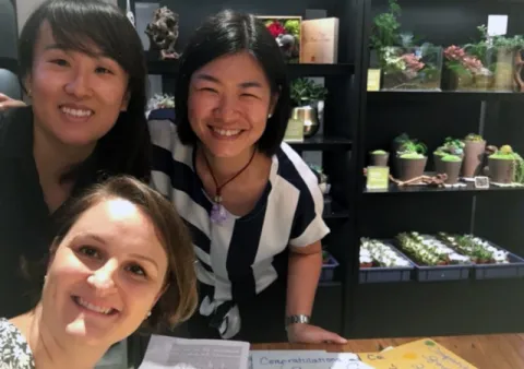 In Hong Kong, Hannah Leung ’09, Aubrey Menarndt ’08 and Ellen Tai ’07 wrote letters of congratulations to graduates