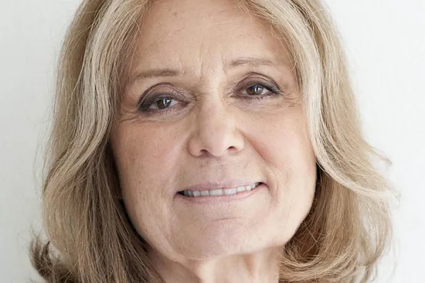 Feminist leader and Smith graduate Gloria Steinem