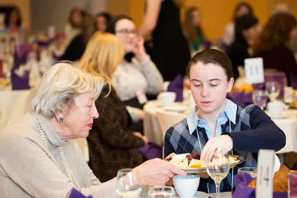 Smith donor and student at lunch
