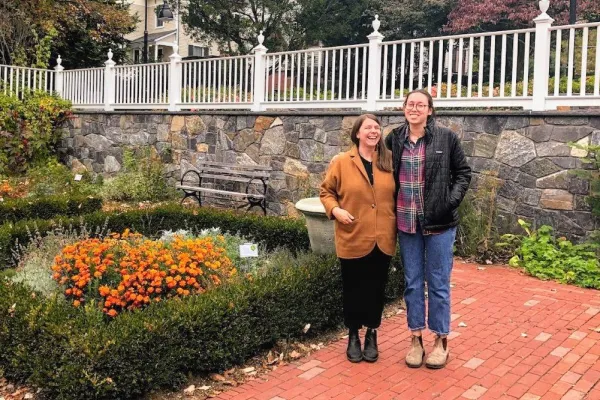 Sarah Loomis and Hannah Asofsky '21 at the Happy Chace Garden