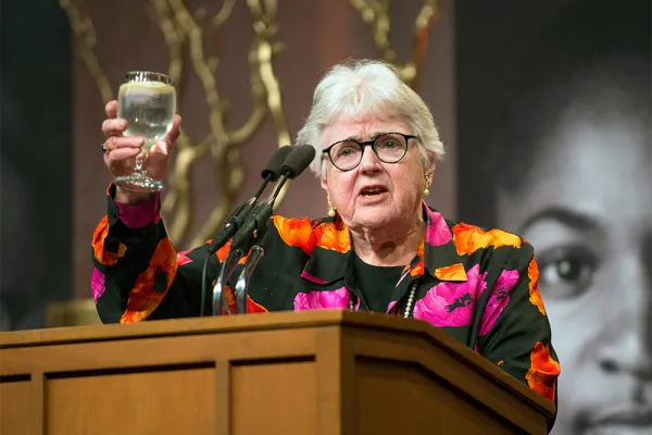 Mary Maples Dunn offers a toast at the campaign launch dinner