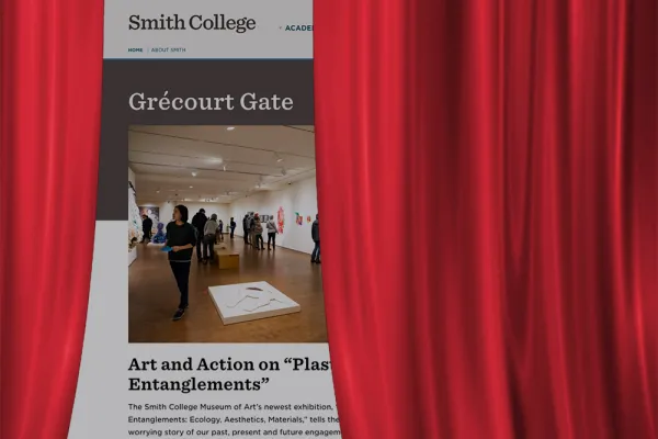 Screen shot of the new Gate top page concealed by red curtains