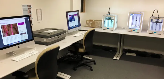 Image of the drop-in lab in Hillyer Hall
