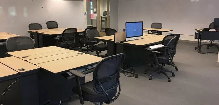 Image of the Digital Media classroom in Hillyer Hall