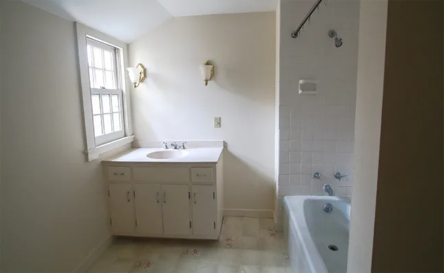 Bathroom of the Sophia Smith House
